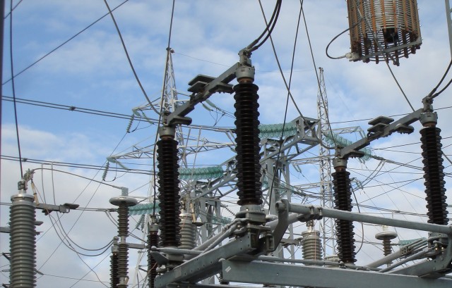 Правовое положение гарантирующего поставщика электроэнергии: ответственность по договору энергоснабжения