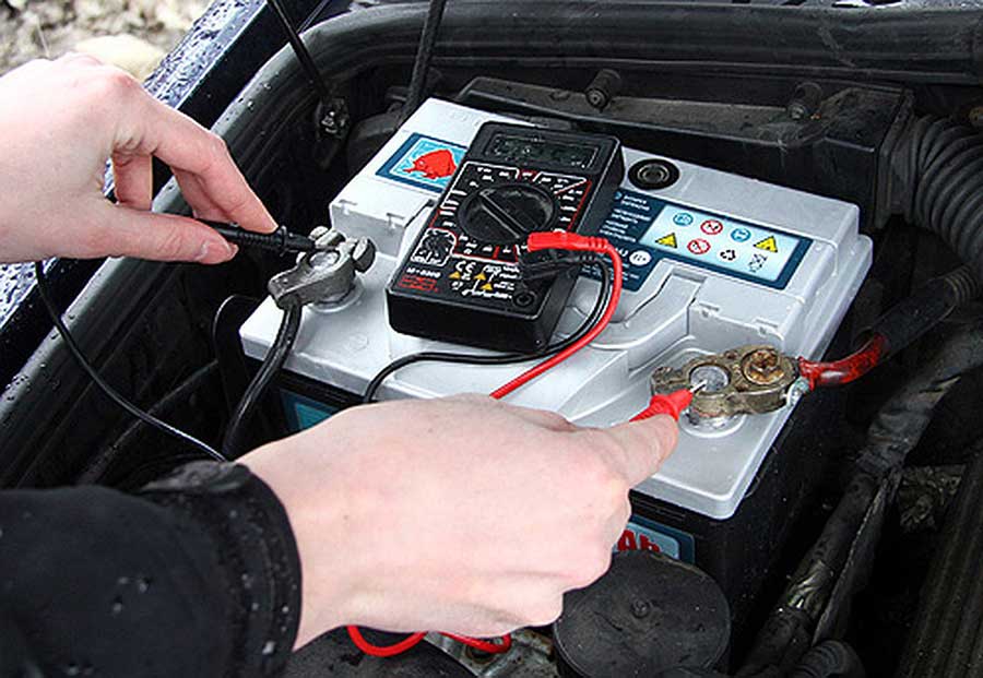 Как проверить аккумулятор автомобиля мультиметром