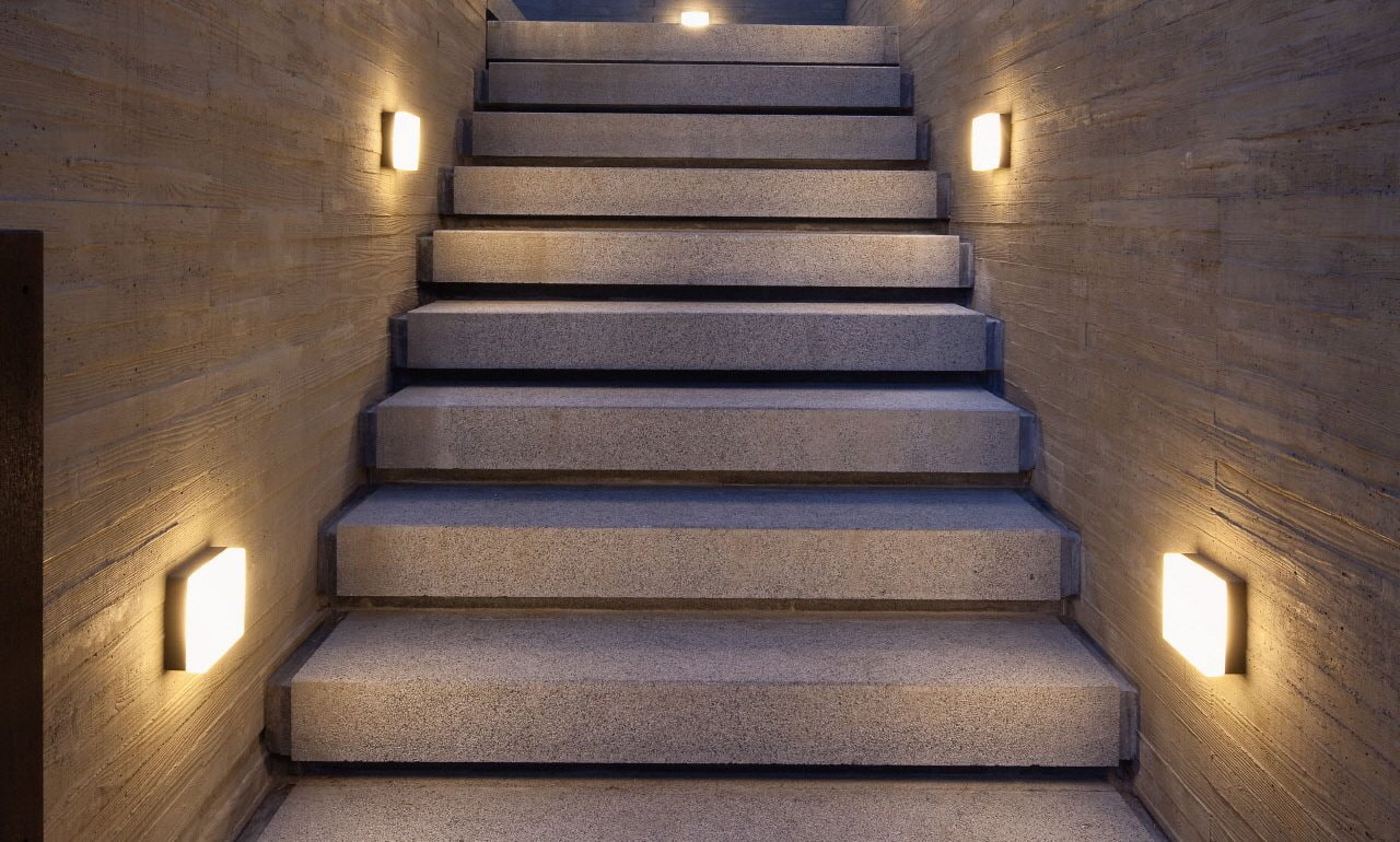 Способы подсветки ступеней лестницы в доме